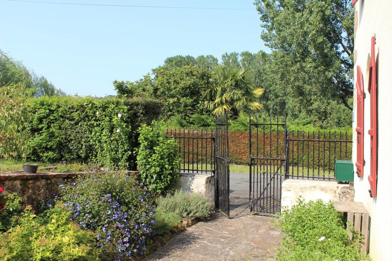 La Maison Du Passeur Availles-Limouzine ภายนอก รูปภาพ
