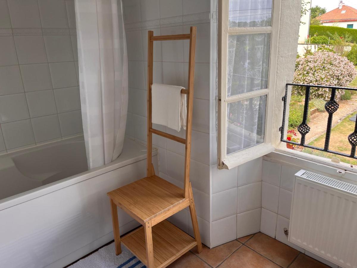 La Maison Du Passeur Availles-Limouzine ภายนอก รูปภาพ
